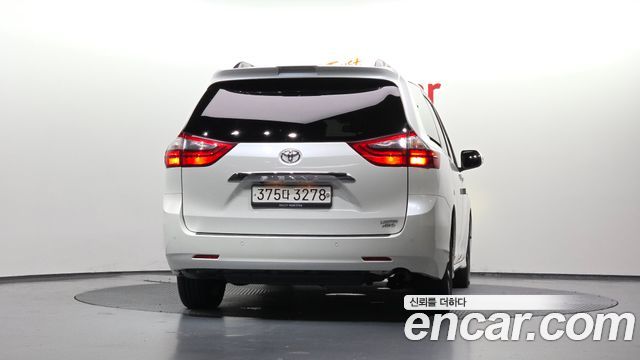 Toyota Sienna 3.5 AWD — пробег 61 764 км