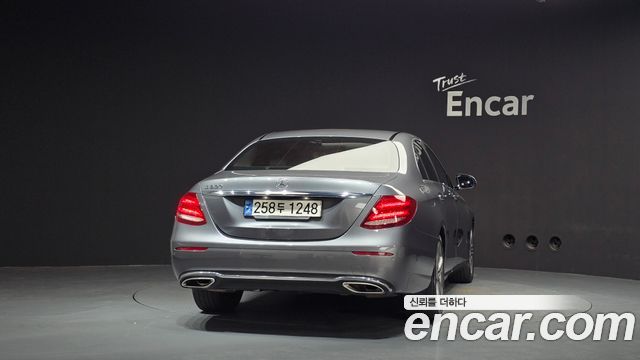 Mercedes-Benz E-Class из Кореи Encar
