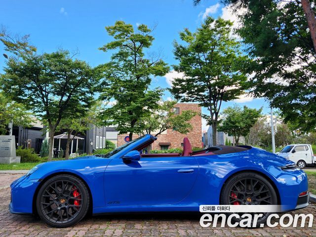 Porsche 911 Carrera GTS Cabriolet — пробег 4 100 км — фото 5 из 5