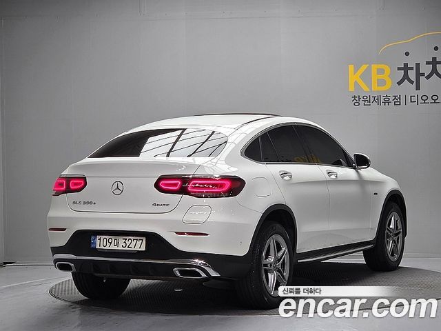 Mercedes-Benz GLC-Class GLC300e 4MATIC Coupe — пробег 55 743 км — фото 2 из 5