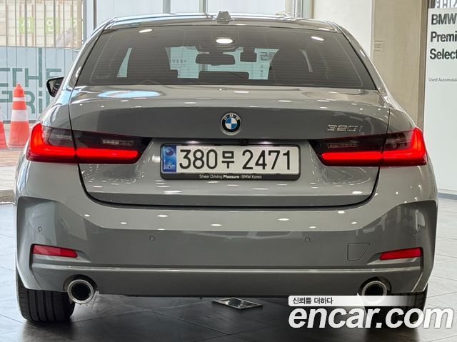 BMW 3-Series 320i — пробег 7 951 км — фото 4 из 5