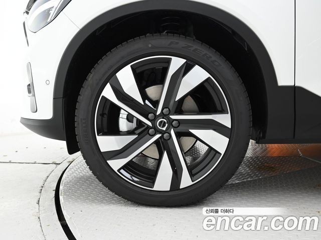 Volvo XC40 B4 Ultra Dark — пробег 360 км