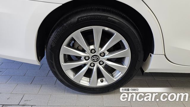 Toyota Camry Hybrid LE — пробег 93 296 км