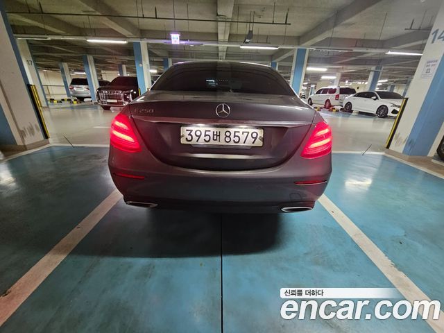 Mercedes-Benz E-Class E250 Avantgarde — пробег 87 000 км — фото 3 из 5