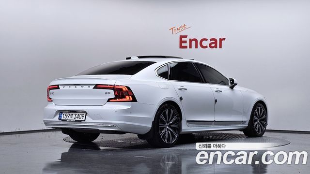 Volvo S90 B5 Ultimate Bright — пробег 31 717 км