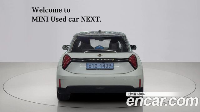 Mini Cooper SE Favoured — пробег 4 022 км