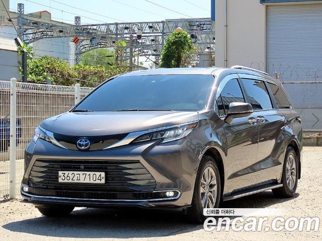 Toyota Sienna 2.5 Hybrid AWD — пробег 51 370 км