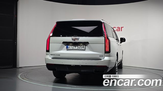 Cadillac Escalade 6.2 ESV ESV Sports Platinum — пробег 21 575 км