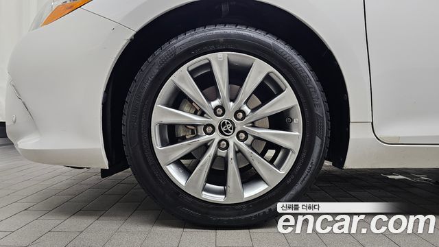 Toyota Camry Hybrid LE — пробег 113 798 км
