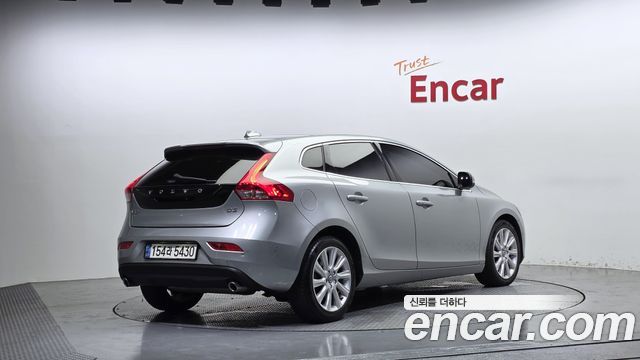 Volvo V40 D3 2nd — пробег 108 488 км