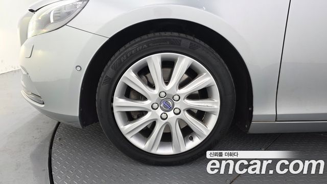 Volvo V40 D3 2nd — пробег 108 488 км