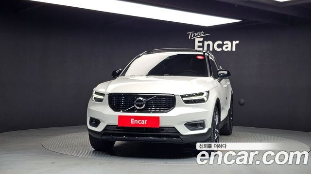 Volvo XC40 B4 R-Design — пробег 64 846 км
