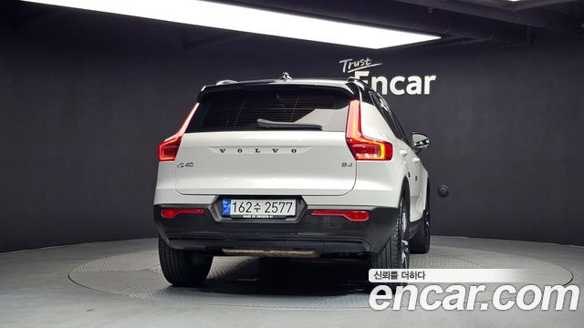 Volvo XC40 B4 R-Design — пробег 64 846 км