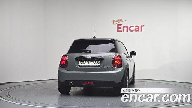 Mini Cooper HIGH Third Generation — пробег 31 932 км
