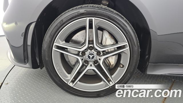 Mercedes-Benz CLS-Class CLS400d 4MATIC AMG Line — пробег 66 756 км