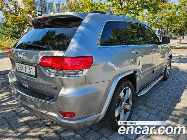 Jeep Cherokee 3.0 Diesel Overland WK2 — пробег 233 080 км