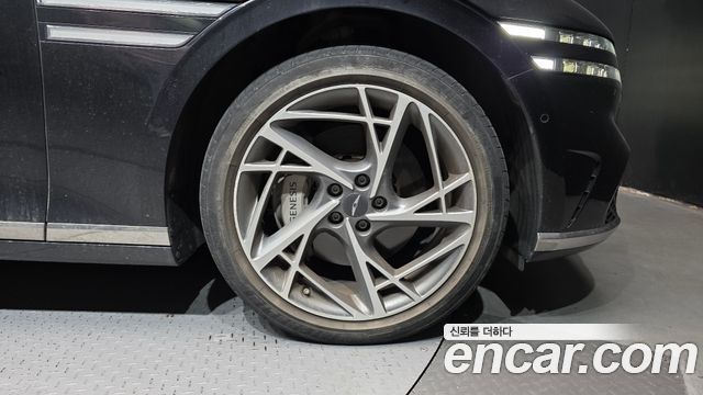 Genesis G90 Gasoline 3.5 Turbo AWD — пробег 37 393 км