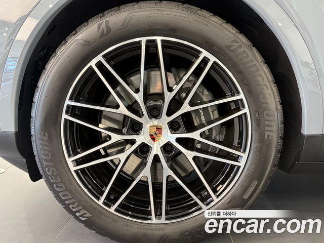 Porsche Cayenne 3.0 E-Hybrid — пробег 548 км