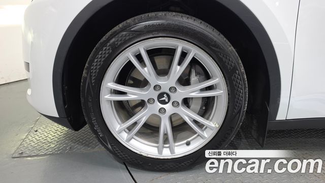 Tesla Model Y RWD — пробег 65 913 км — фото 5 из 5