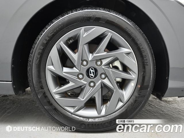 Hyundai AVANTE 1.6 Inspiration — пробег 8 876 км