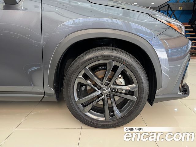 Lexus NX Premium — пробег 15 220 км — фото 5 из 5