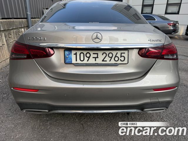 Mercedes-Benz E-Class E220d 4MATIC AMG Line — пробег 88 860 км — фото 4 из 5