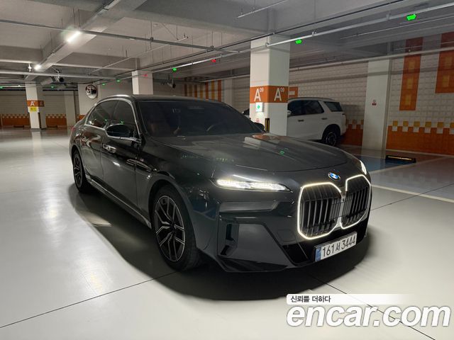 BMW 7-Series 740d xDrive M Sport — пробег 10 637 км