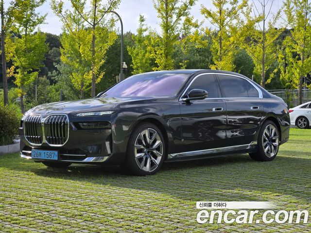 BMW i7 xDrive 60 Design Pure Excellence — пробег 63 835 км