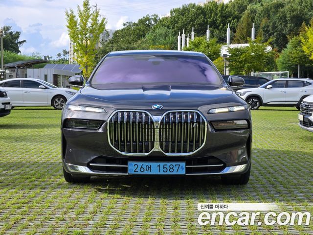 BMW i7 xDrive 60 Design Pure Excellence — пробег 63 835 км