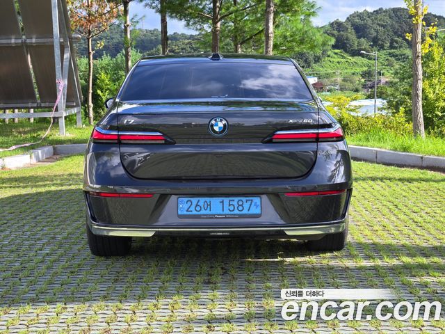 BMW i7 xDrive 60 Design Pure Excellence — пробег 63 835 км