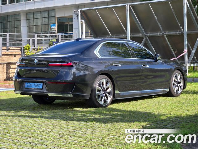 BMW i7 xDrive 60 Design Pure Excellence — пробег 63 835 км