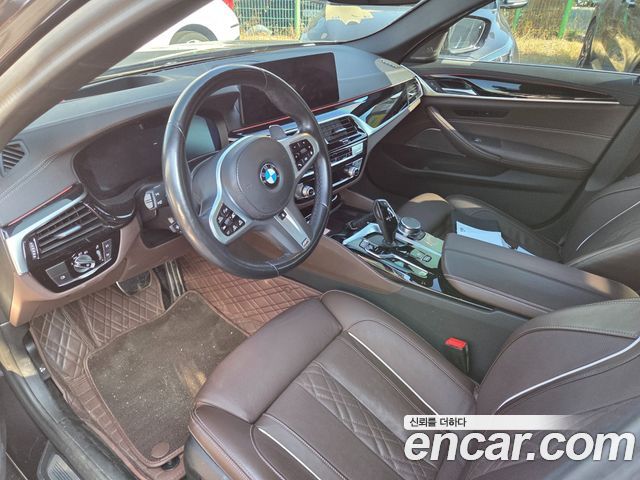 BMW 5-Series 530i xDrive M Sport Package — пробег 32 400 км