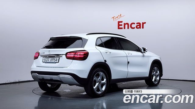 Mercedes-Benz GLA-Class GLA220 — пробег 96 685 км