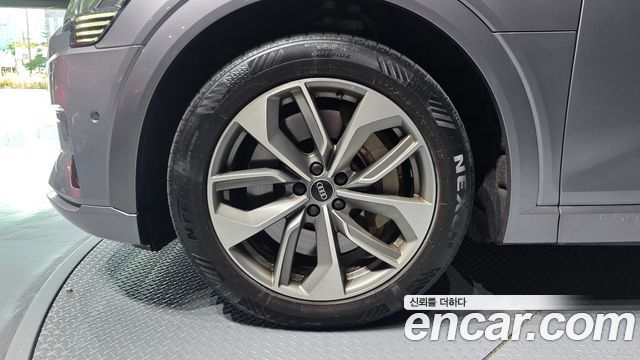 Audi e-tron из Кореи Encar