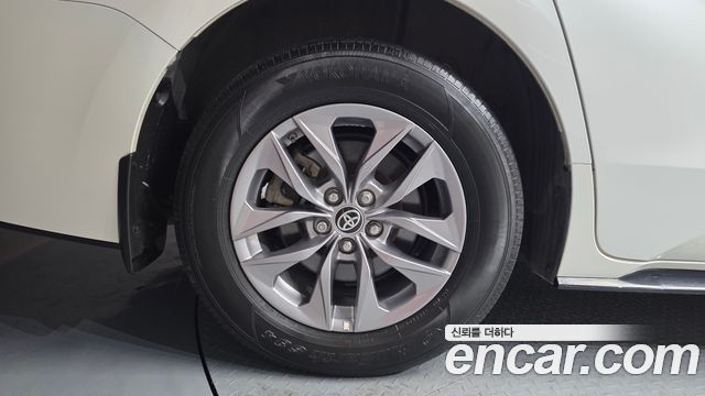 Toyota Sienna 2.5 Hybrid AWD — пробег 71 369 км — фото 5 из 5