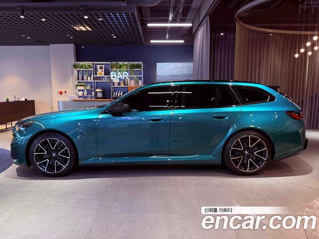 BMW M5 M5 Touring — пробег 4 000 км — фото 5 из 5
