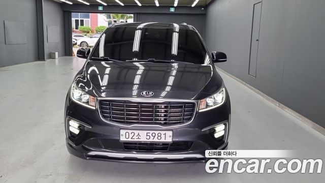 Kia Carnival 9-Seater Noblesse — пробег 90 353 км