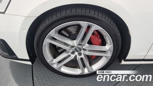 Audi S8 4.0 TFSI Quattro LWB — пробег 46 218 км