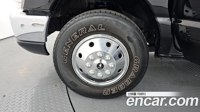Ford E-Series E-350 — пробег 132 907 км