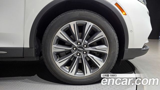 Lincoln Corsair 2.0 Reserve AWD — пробег 25 422 км