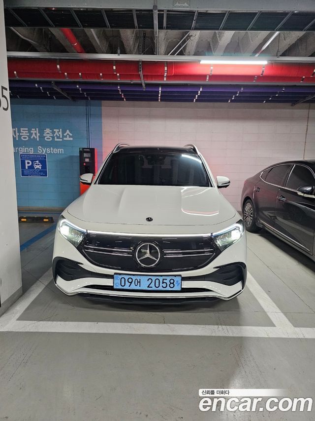 Mercedes-Benz EQB EQB300 4MATIC AMG Line — пробег 5 700 км — фото 1 из 5