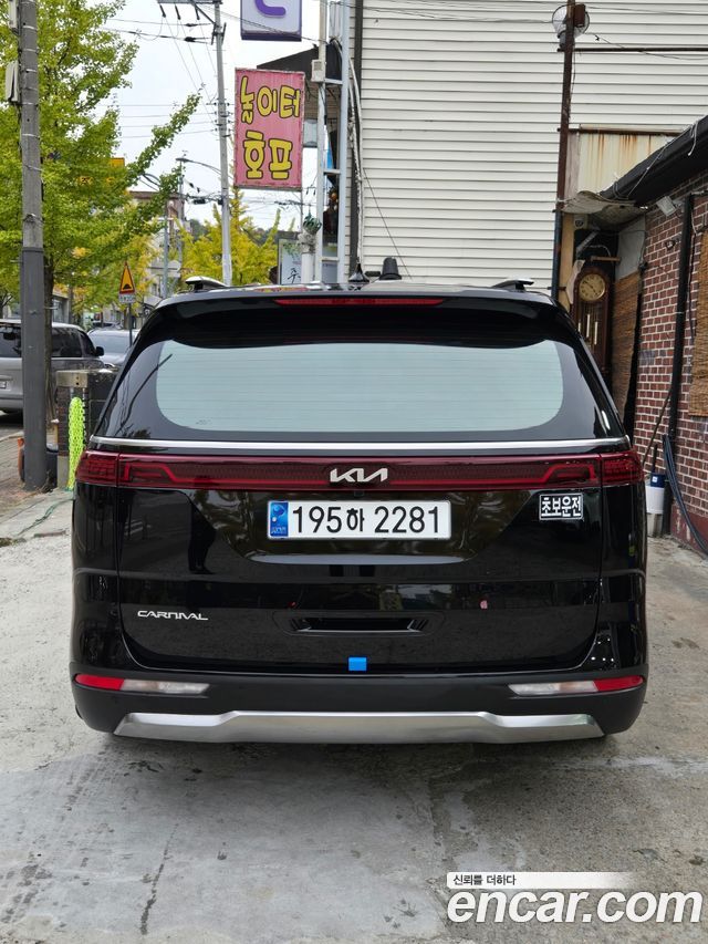 Kia Carnival Gasoline 7-Seater Signature — пробег 15 000 км — фото 4 из 5