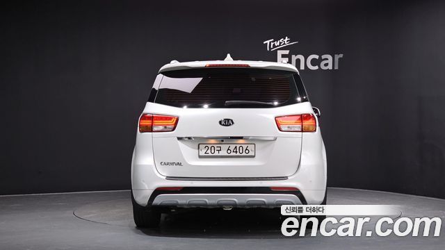 Kia Carnival из Кореи Encar