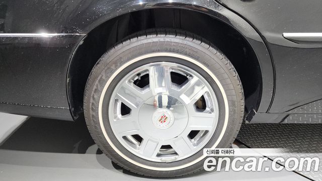 Cadillac DTS 4.6 Limousine — пробег 17 965 км