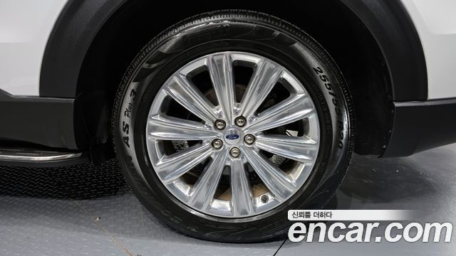 Ford Explorer 2.3 LimIted 4WD — пробег 92 712 км