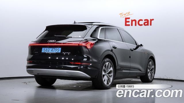 Audi e-tron из Кореи Encar