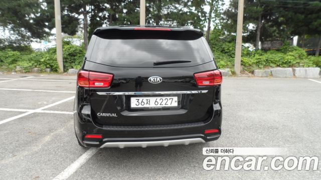 Kia Carnival из Кореи Encar