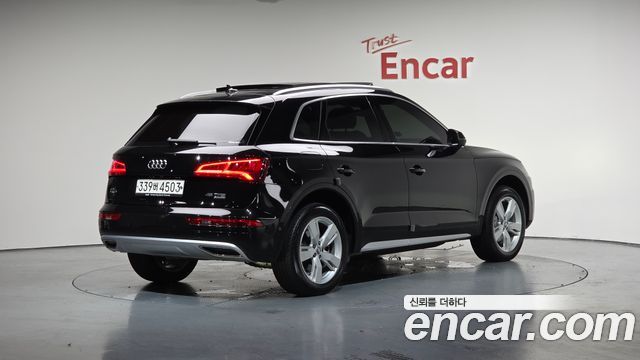 Audi Q5 45 TFSI Quattro Premium — пробег 70 557 км