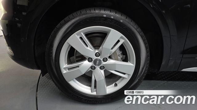 Audi Q5 45 TFSI Quattro Premium — пробег 70 557 км