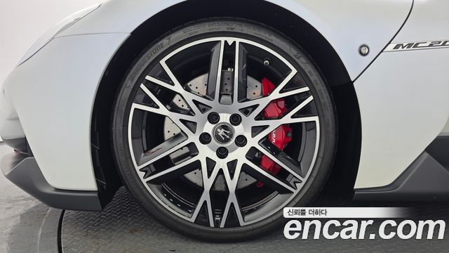 Maserati MC20 3.0 V6 Cielo — пробег 26 км